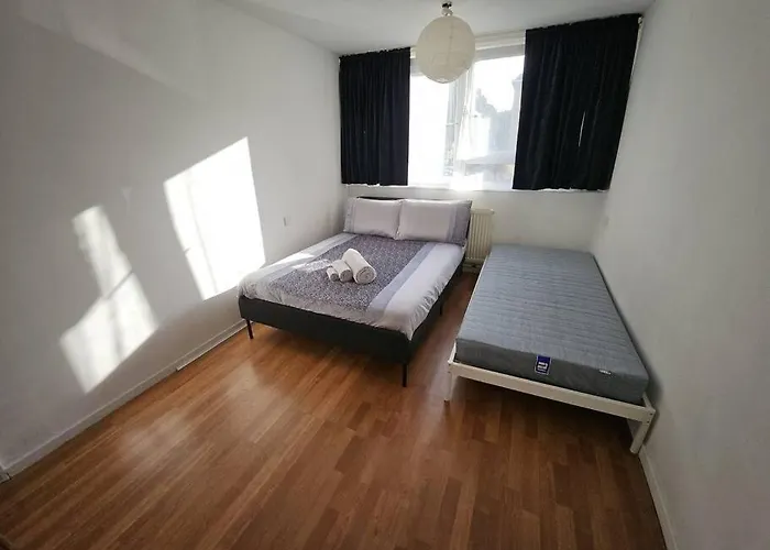 City Residence Steps From Kings Cross Station!
